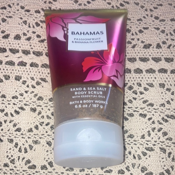 - Bath and body Works,  Bahamas sand and sea salt body scrub - Picture 1 of 3